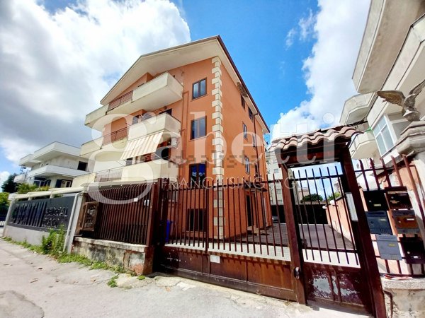 appartamento in vendita a Parete