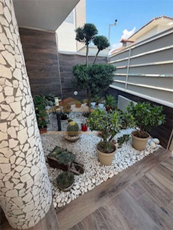 casa indipendente in vendita a Parete
