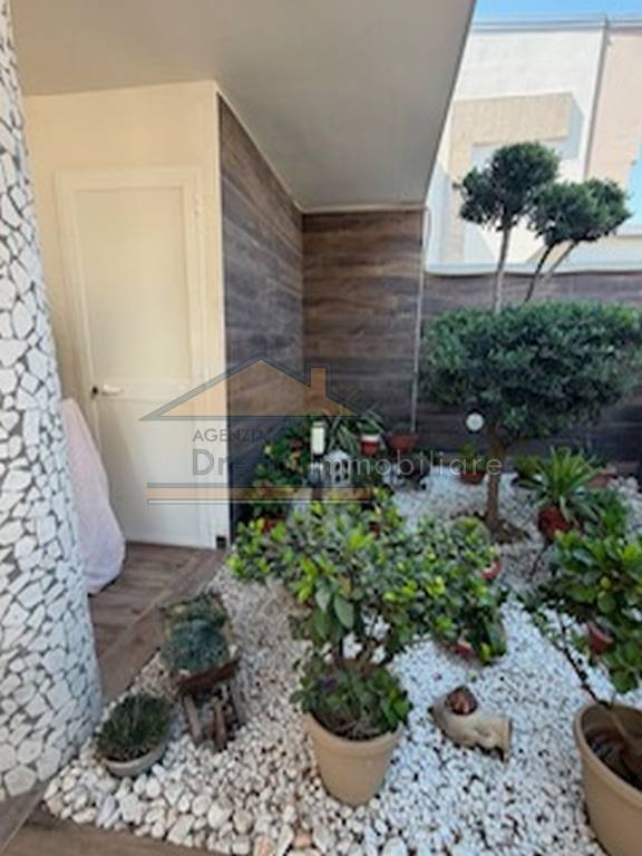 casa indipendente in vendita a Parete