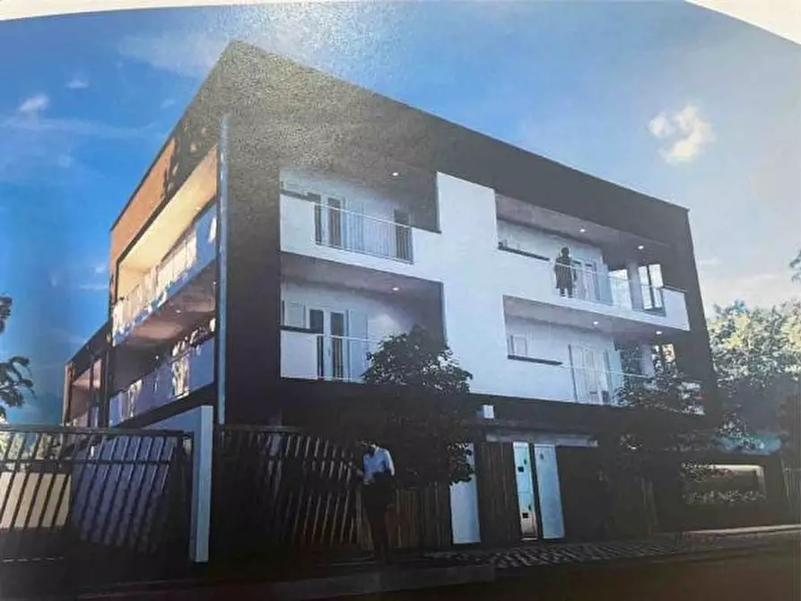 casa indipendente in vendita a Parete