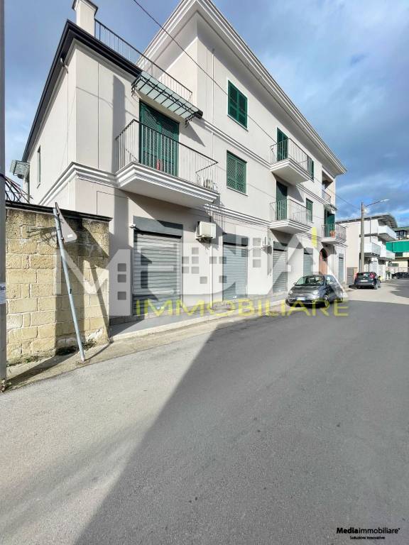 casa indipendente in vendita a Parete