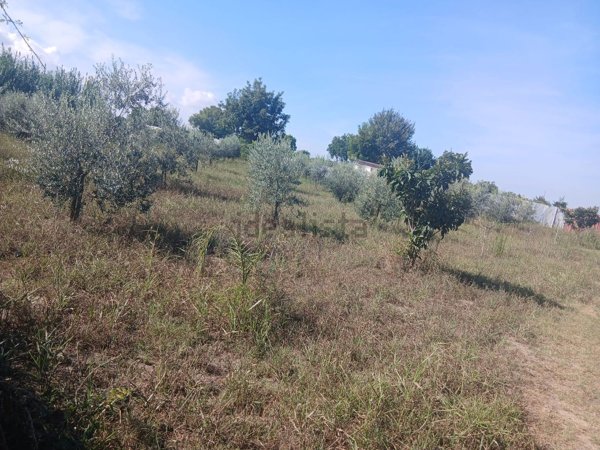 terreno in vendita a Parete