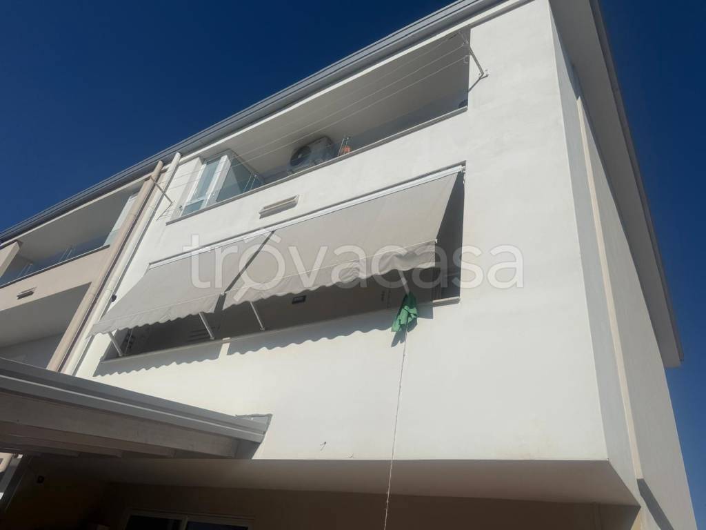 casa indipendente in vendita a Parete
