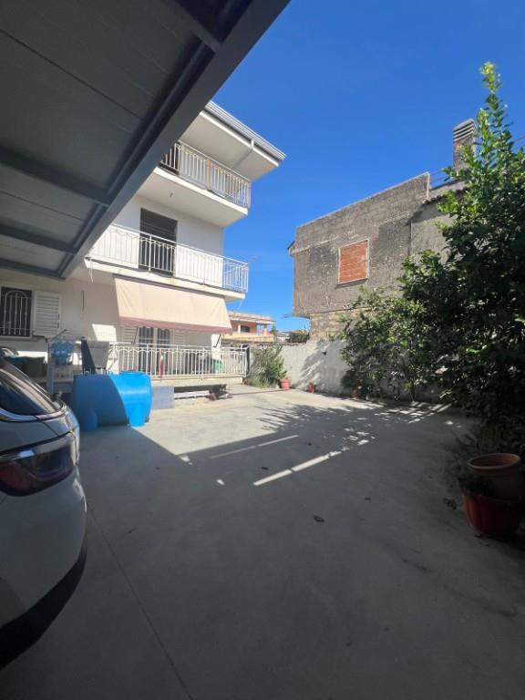 casa indipendente in vendita a Parete