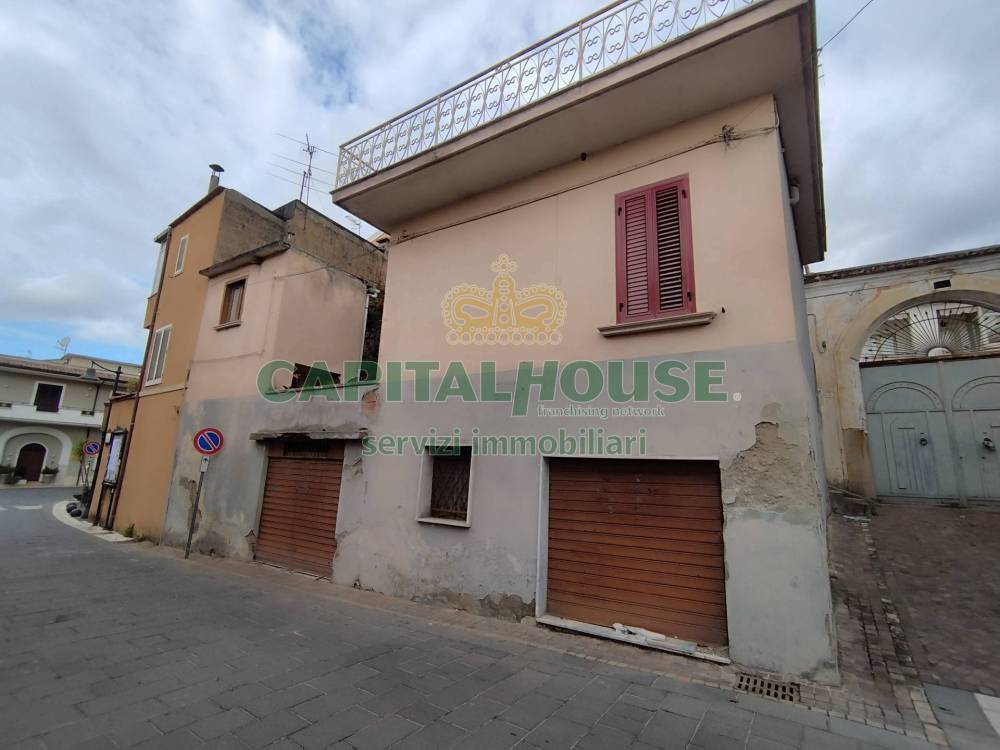 casa indipendente in vendita a Pastorano