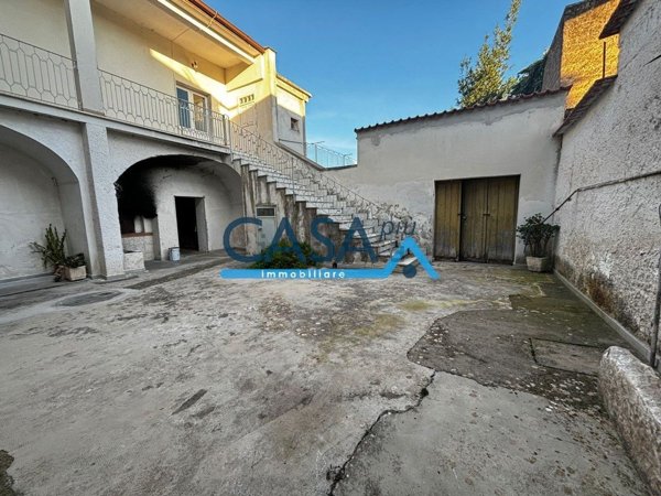 casa indipendente in vendita a Pastorano