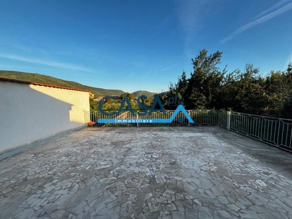 casa indipendente in vendita a Pastorano