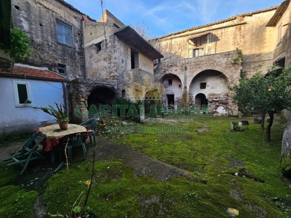 casa indipendente in vendita a Pastorano