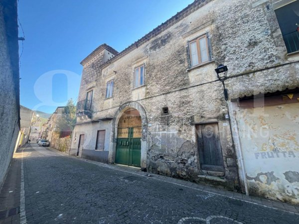 casa semindipendente in vendita a Pastorano