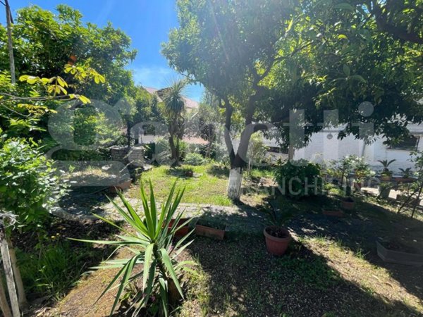 casa indipendente in vendita a Pastorano