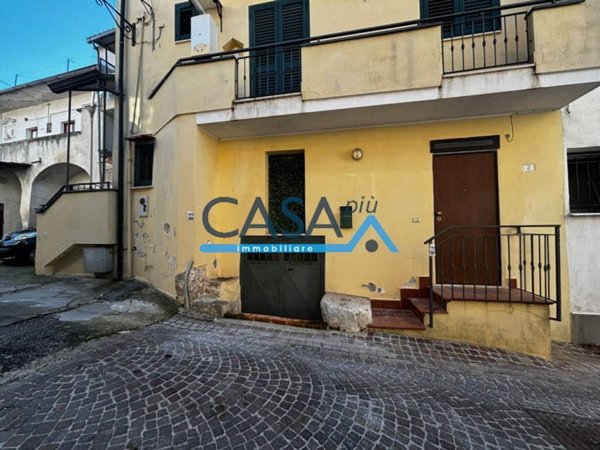 casa indipendente in vendita a Pastorano