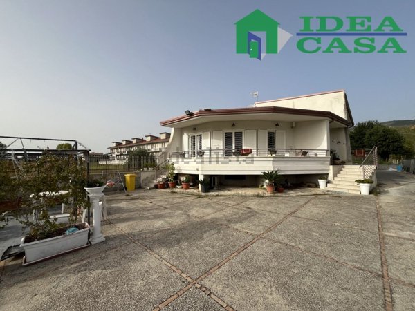 casa indipendente in vendita a Pastorano