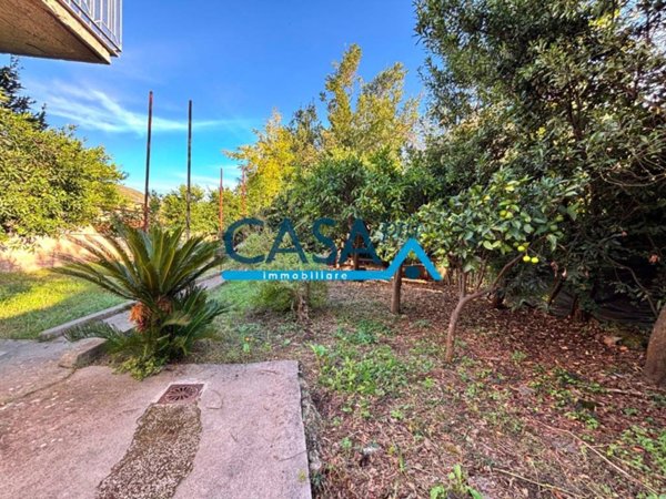 casa indipendente in vendita a Pastorano