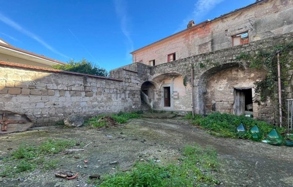 casa semindipendente in vendita a Pastorano