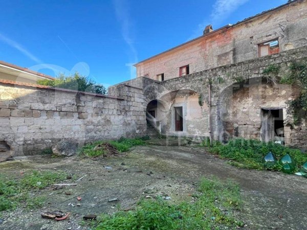 casa semindipendente in vendita a Pastorano