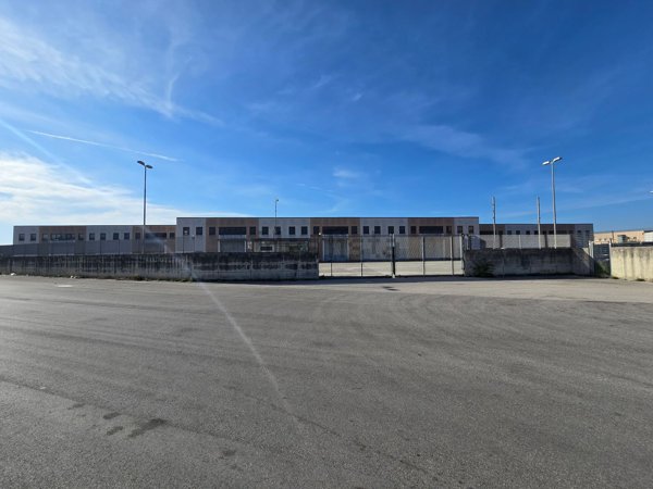 capannone in vendita a Pastorano