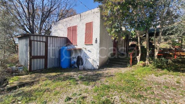 casale in vendita a Pastorano