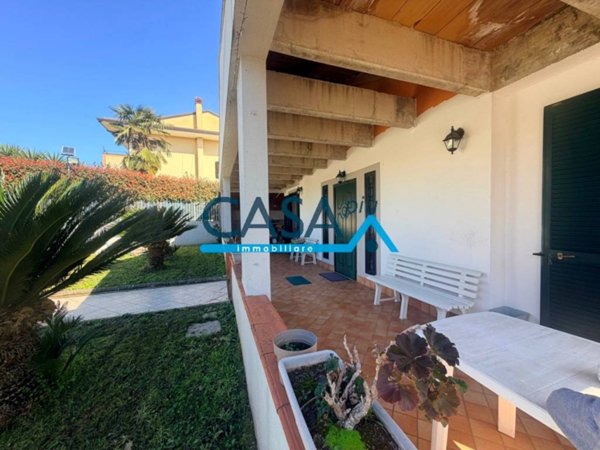 casa indipendente in vendita a Pastorano