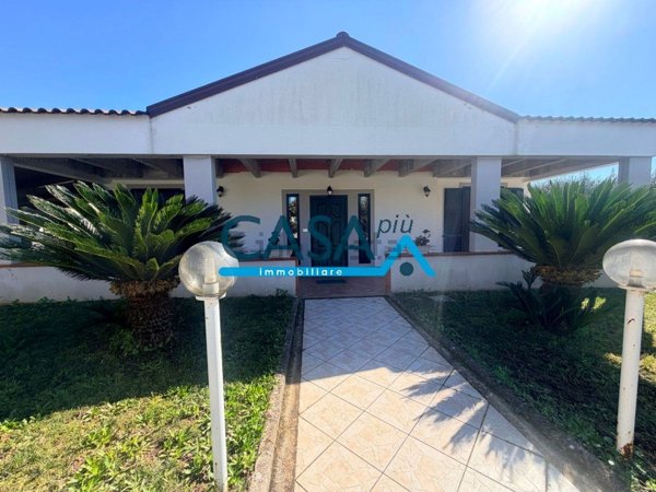 casa indipendente in vendita a Pastorano