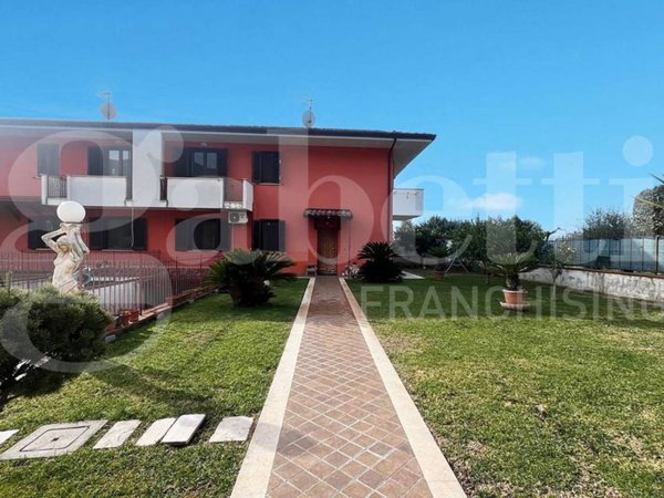 casa indipendente in vendita a Pastorano