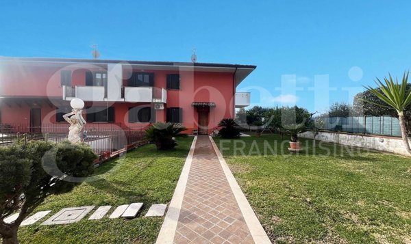 casa indipendente in vendita a Pastorano