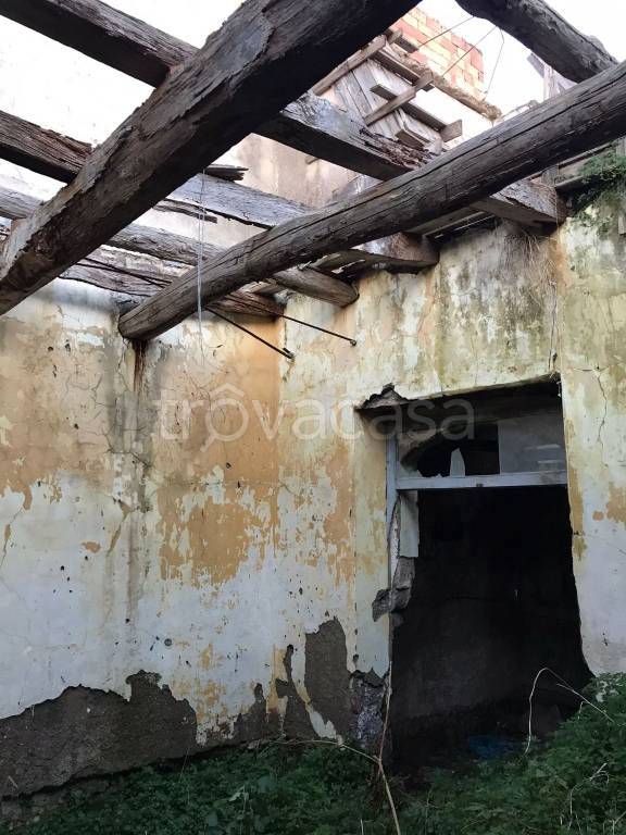 casa indipendente in vendita a Pastorano