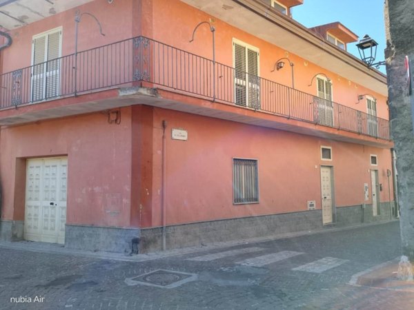 casa indipendente in vendita a Pastorano