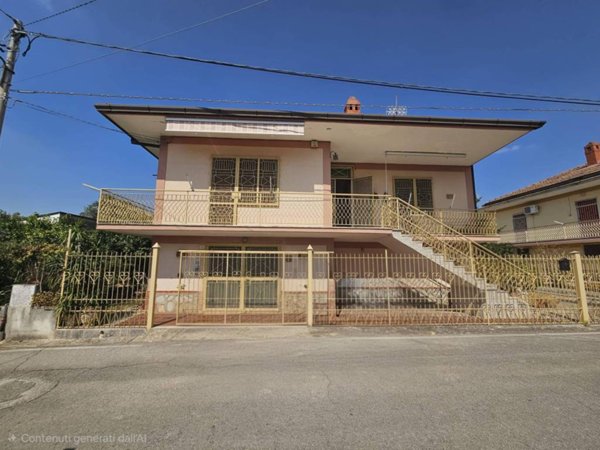 casa indipendente in vendita a Pastorano