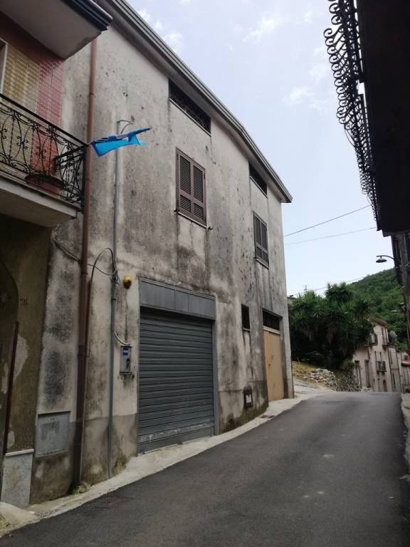 casa indipendente in vendita a Piana di Monte Verna