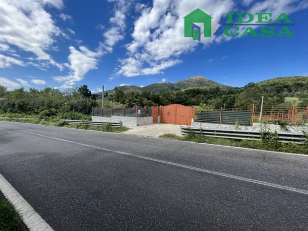 casa indipendente in vendita a Piana di Monte Verna