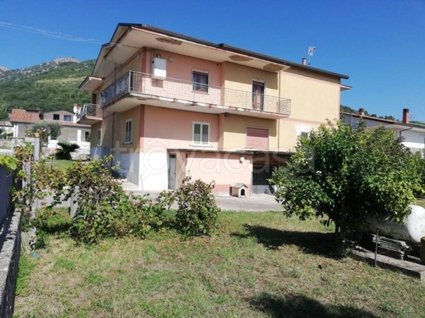 casa indipendente in vendita a Piana di Monte Verna