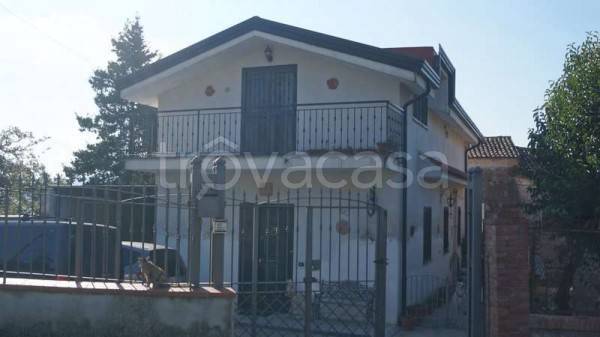 casa indipendente in vendita a Piana di Monte Verna
