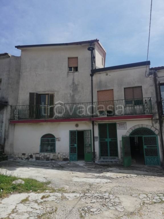 casa indipendente in vendita a Piana di Monte Verna