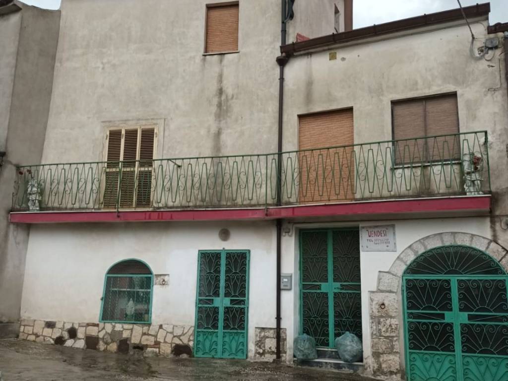 casa indipendente in vendita a Piana di Monte Verna