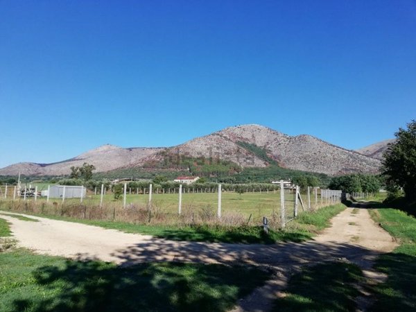 casa indipendente in vendita a Piana di Monte Verna