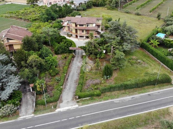 casa indipendente in vendita a Piana di Monte Verna