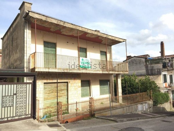 pentavano in vendita a Piana di Monte Verna