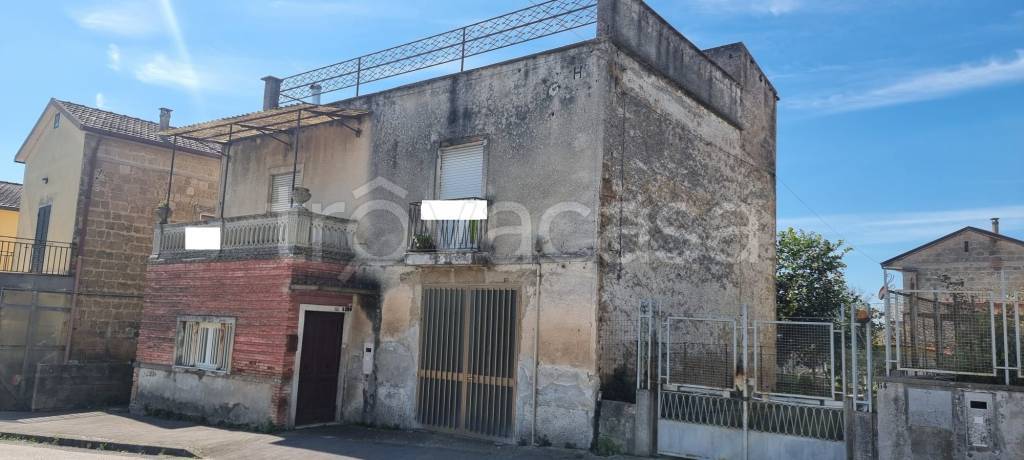 casa indipendente in vendita a Piana di Monte Verna