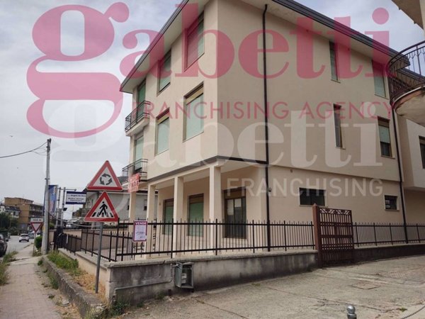 locale commerciale in vendita a Piedimonte Matese