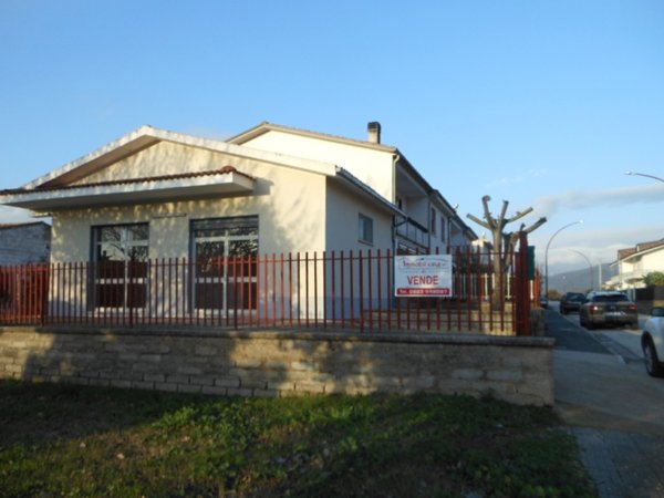 locale commerciale in vendita a Pietramelara