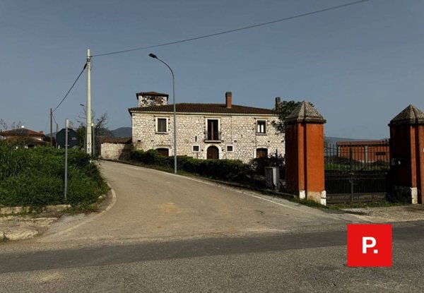 casale in vendita a Pietramelara