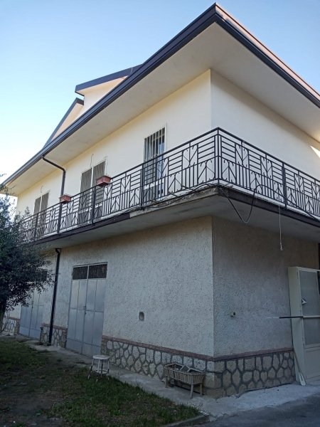 casa indipendente in vendita a Pietravairano
