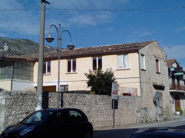 casa indipendente in vendita a Pietravairano