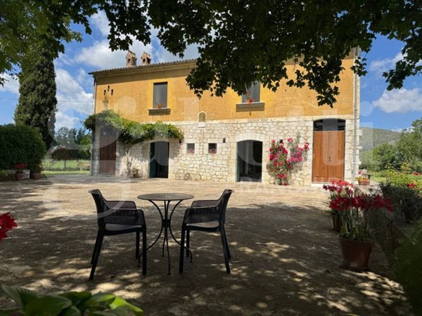 casa indipendente in vendita a Pietravairano