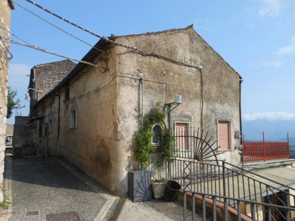 casa indipendente in vendita a Pietravairano