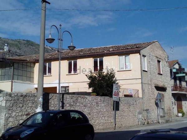 casa indipendente in vendita a Pietravairano