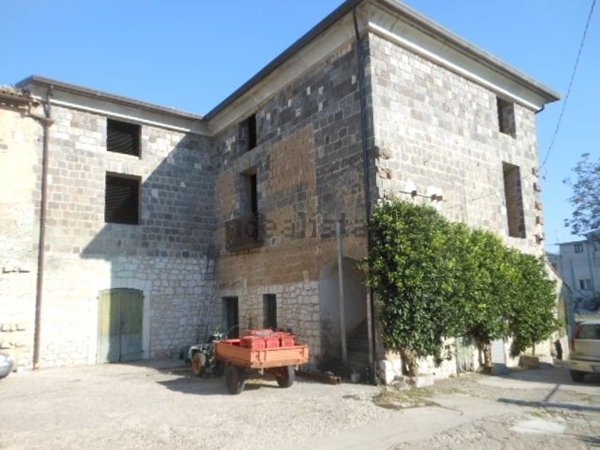 casale in vendita a Pietravairano