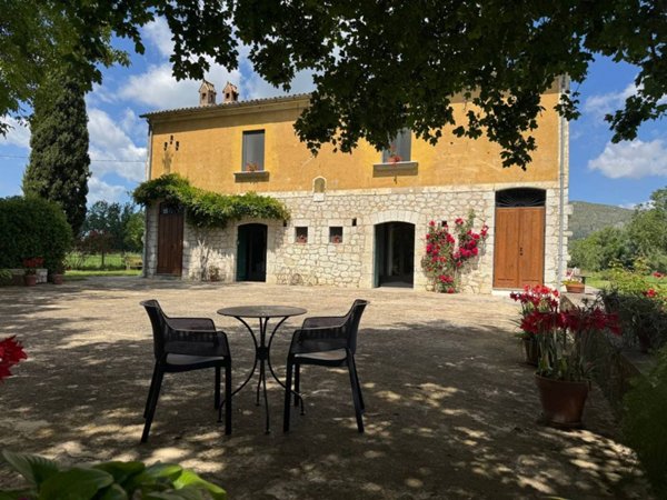 casa indipendente in vendita a Pietravairano