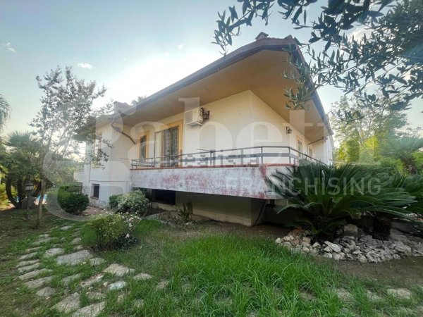 casa indipendente in vendita a Pignataro Maggiore