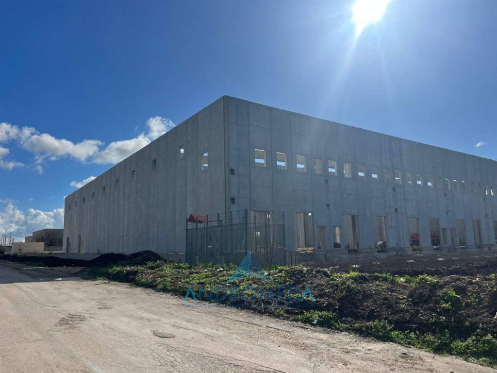 locale commerciale in vendita a Pignataro Maggiore